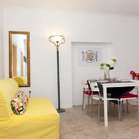 Daire Charming Flat In Center Of Lisboa
