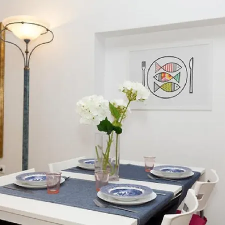 Charming Flat In Center Of Daire Lisboa
